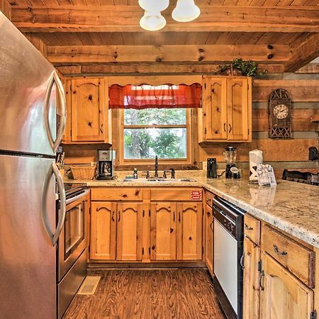 Gatlinburg Escape With Hot Tub, Deck And Mtn View Villa Exterior photo