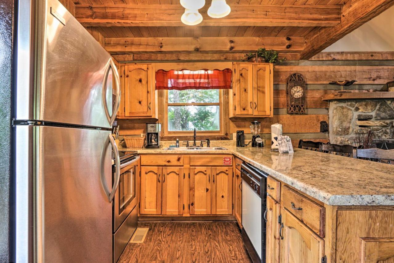 Gatlinburg Escape With Hot Tub, Deck And Mtn View Villa Exterior photo