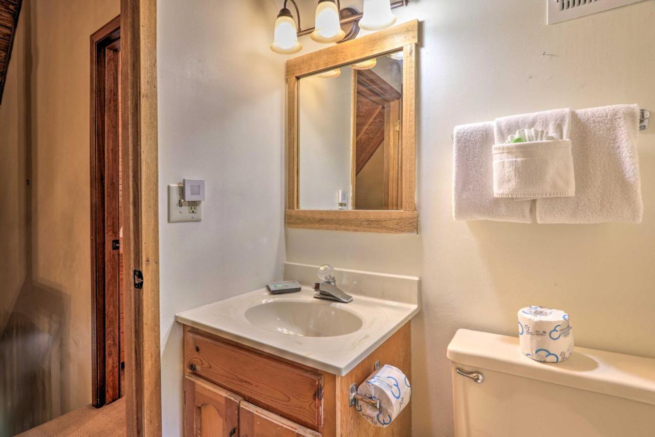 Gatlinburg Escape With Hot Tub, Deck And Mtn View Villa Exterior photo